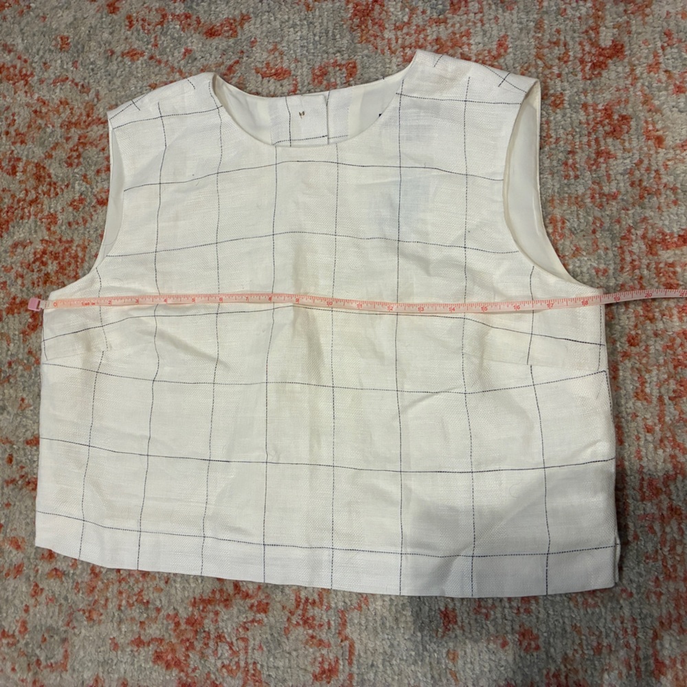 Ann Taylor Petite Button Back Cropped Top in Windowpane Linen Blend size 4P - Picture 6 of 7